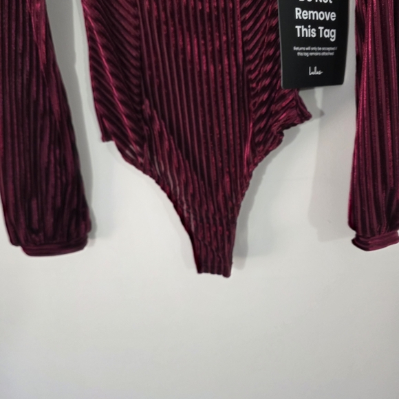 Lulu's Always Alluring Burgundy Striped Velvet Cutout Long Sleeve Top Sz XS NWT - Picture 6 of 12